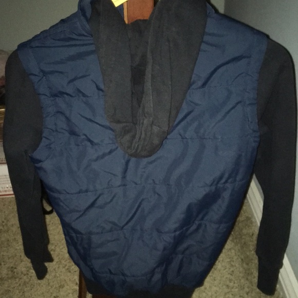 RVCA sweater - Picture 2 of 3